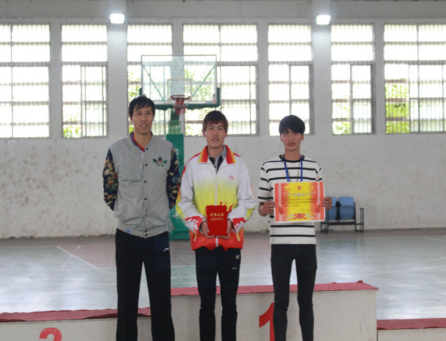 1475204517120562.jpg 杨磊.jpg